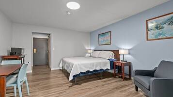 Iron/ironing board, travel crib, WiFi, bed sheets