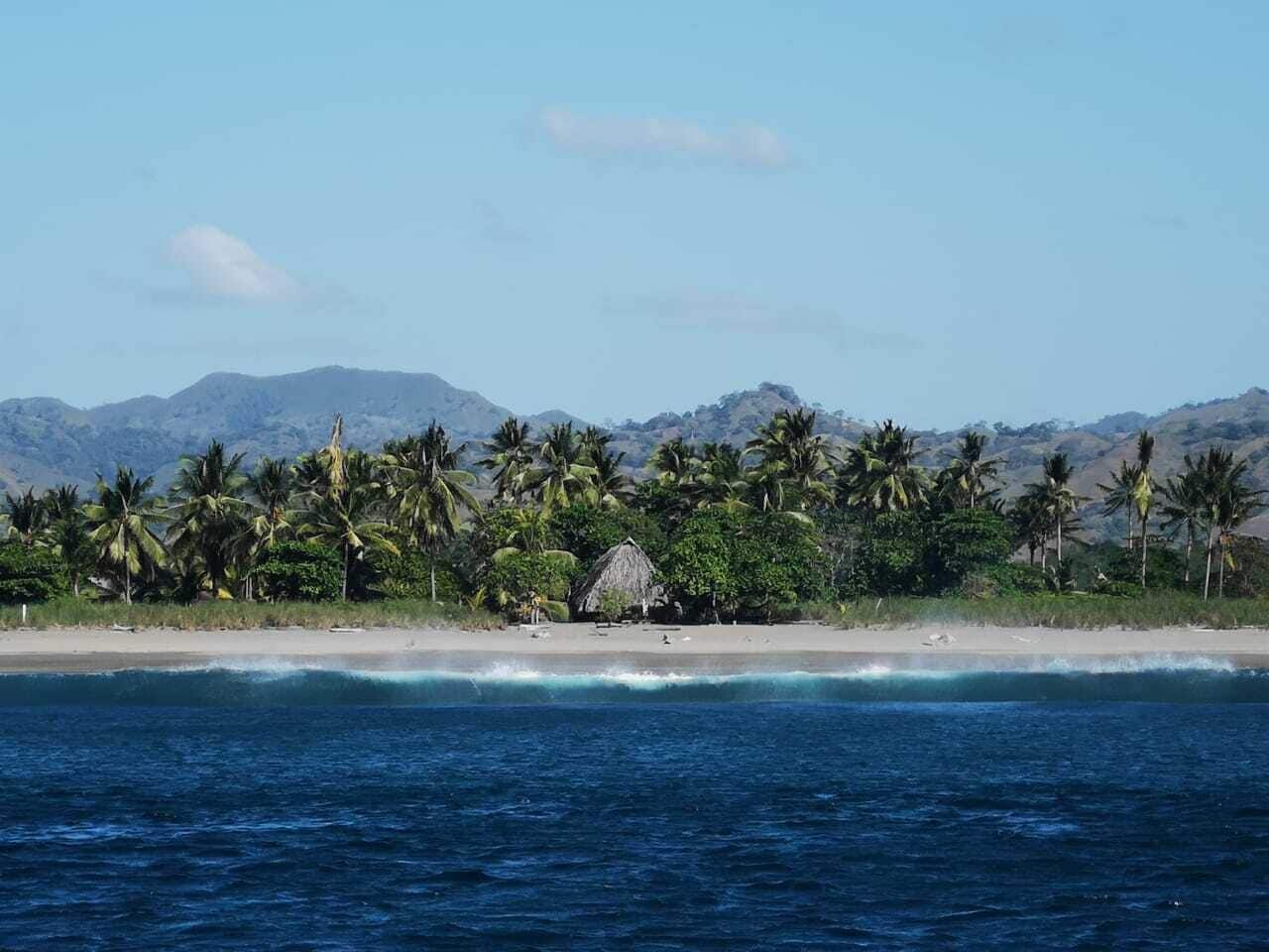Na praia, espreguiçadeiras 