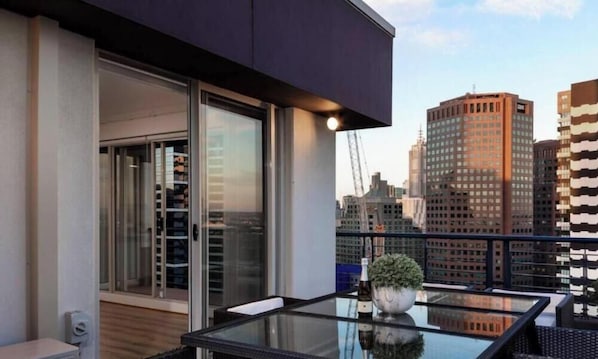 Deluxe Apartment, Balcony, City View | Terrace/patio - Exclusive Stays - Boulevard Penthouse (Southbank)