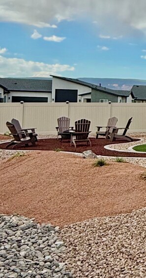 Property grounds - 3-bedroom brand new house in lovely Grand Junction with majestic Mesa views (Grand Junction)