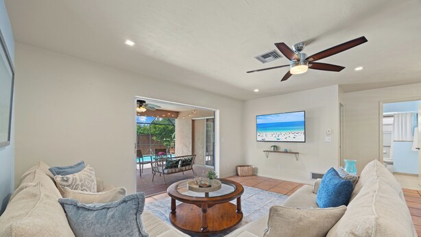 Unclassified image, 1 of 31, button - 🏖️ New listing Bamboo Escape | Pool • Minutes to Vanderbilt Beach (Naples)