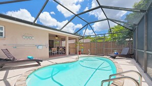 Unclassified image, 4 of 31, button - 🏖️ New listing Bamboo Escape | Pool • Minutes to Vanderbilt Beach (Naples)