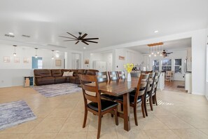 Dining - Resort-Style Tucson Retreat w/ Private Pool/Spa & Desert Views (Tucson)