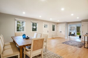 Dining - LUXURY Cape Cod escape on Wequaquet Lake (Barnstable)