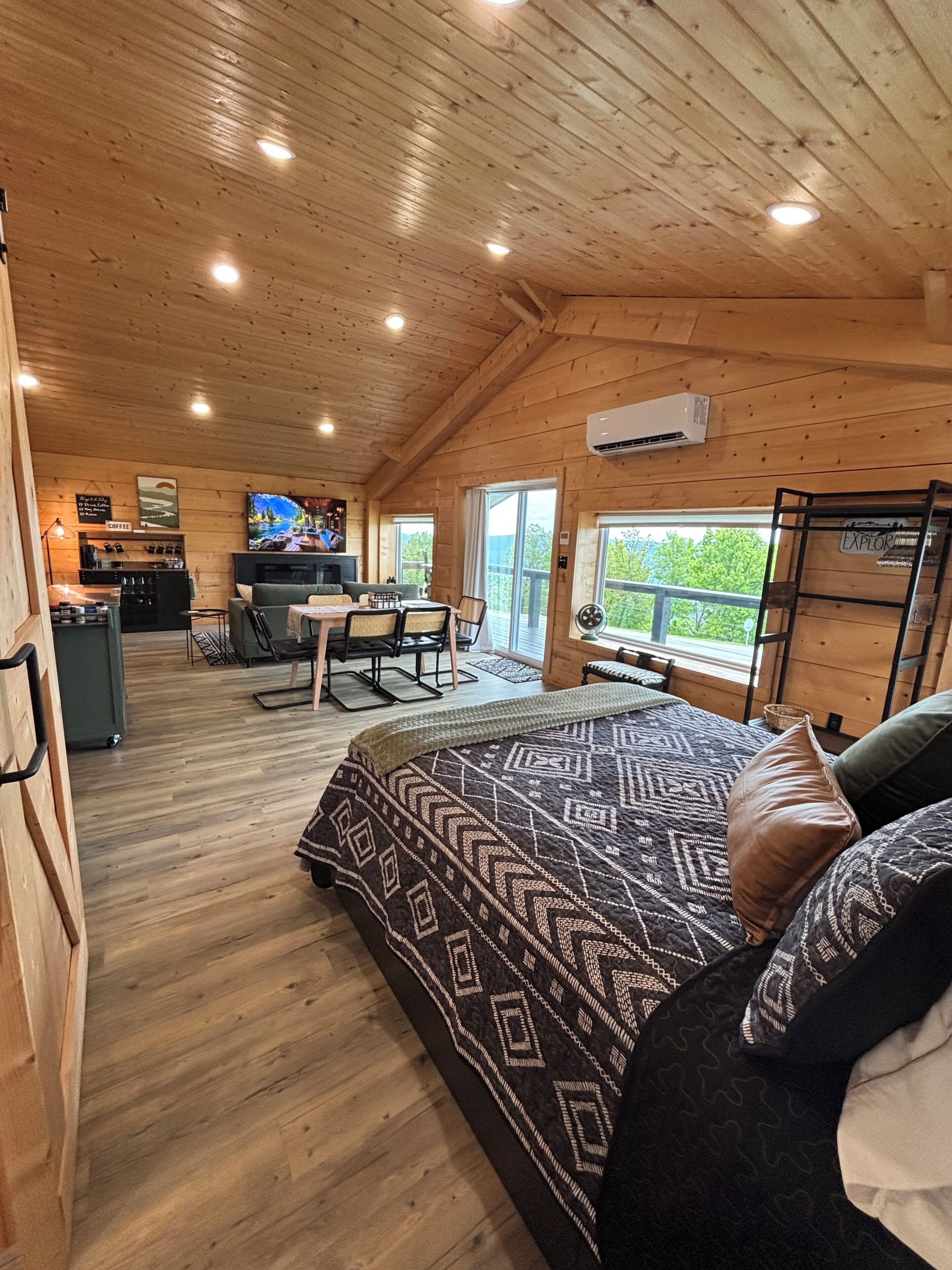 2 chambres, fer et planche à repasser, Wi-Fi gratuit, draps fournis