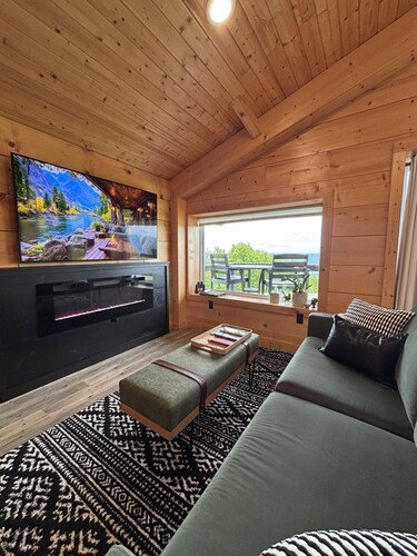 NEW Fun Filled Retreat in Jasper! Pickleball, Pool Table, Arcade Games, Bunkroom
