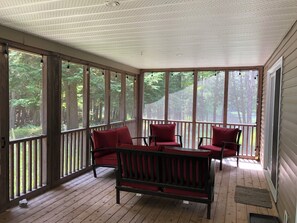 Property grounds - Forest retreat with private waterfalls (Mississippi Mills)