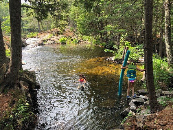Spend the afternoon floating among the waterfalls - Forest retreat with private waterfalls (Mississippi Mills)