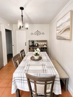 Dining - The Southern Haven- Cozy and Spacious! (Brownwood)