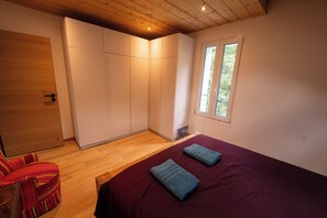 3 bedrooms, WiFi, bed sheets - Stunning Mont Blanc View: 2-Bedroom Apt near Centre (Chamonix-Mont-Blanc)