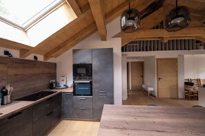 Private kitchen - Stunning Mont Blanc View: 2-Bedroom Apt near Centre (Chamonix-Mont-Blanc)