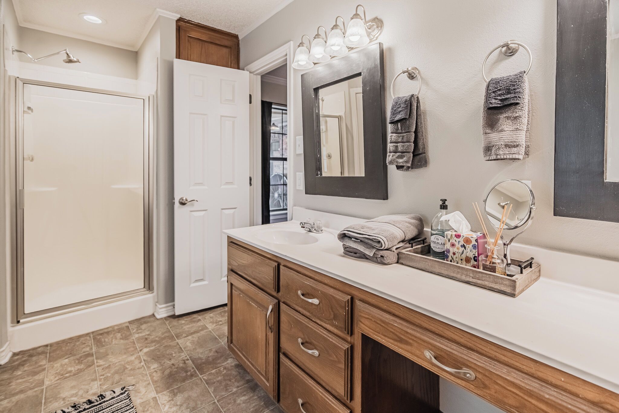 Shower, jetted tub, hair dryer, bidet