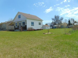 Exterior - Just You Vacation Home - Main floor use (Gilbert Plains)