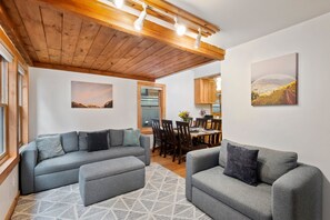 Smart TV, books - Spruce Street Lookout | 3BR Telluride Townhouse + Stunning Valley Views (Telluride)