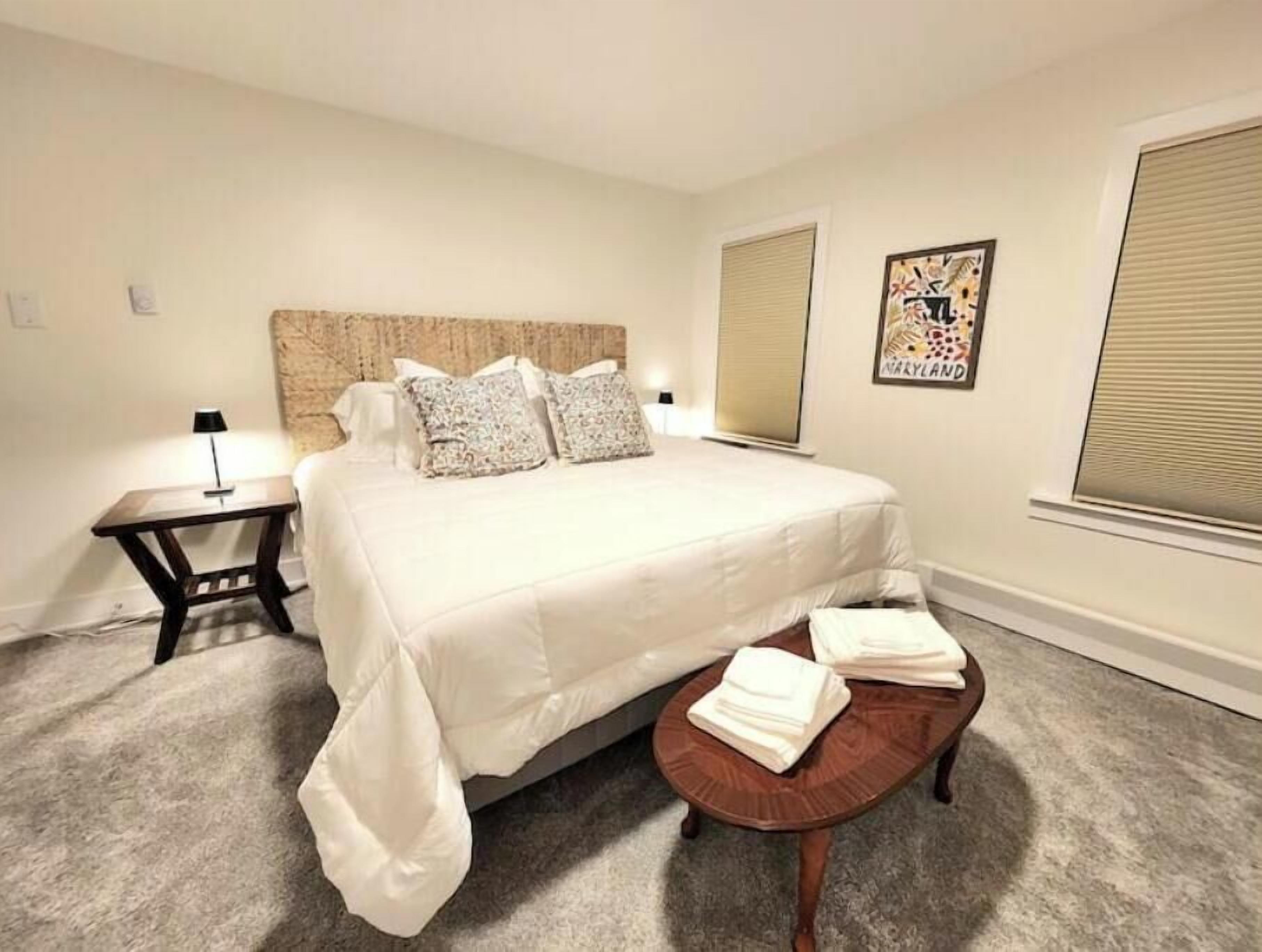 4 bedrooms, WiFi, bed sheets