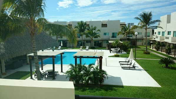 Pool - Spacious, comfortable, quiet, pet friendly, Acapulco's Diamante zone. (Acapulco de Juárez)