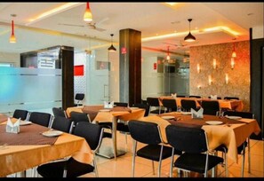 Restaurant - Hotel Crystal Inn Best 3 Star Hotel In Ujjain (Ujjain)