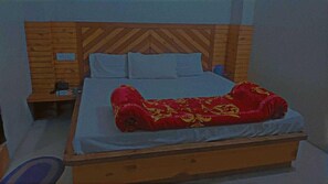 Room - Capital O 84320 Heaven's Mahasu Villa (Shimla)
