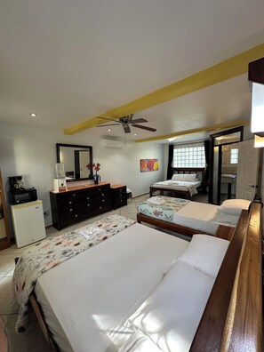 Room - All Seasons Guest House (Hopkins)