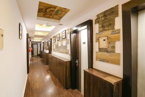Lobby - Fabhotel Sentinel Suites (New Delhi)
