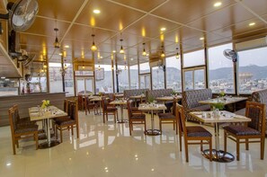 Restaurant - Jasoda Heritage By Keshav Global Hotels (Jaipur)
