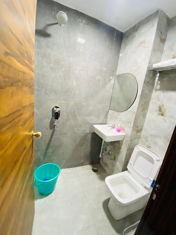 Room - Hotel Surya International (New Delhi)