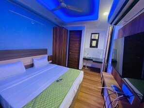 Room - Hotel Surya International (New Delhi)
