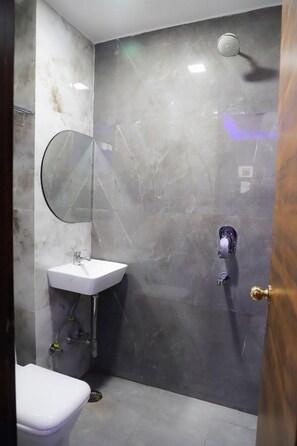 Room - Hotel Surya International (New Delhi)