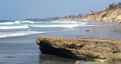 Solana Beach 1BR resort timeshare apt, Beach across the street & down stairs