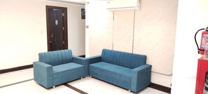 Lobby - Hotel Aranyasutra Inaya Indore (Indore)