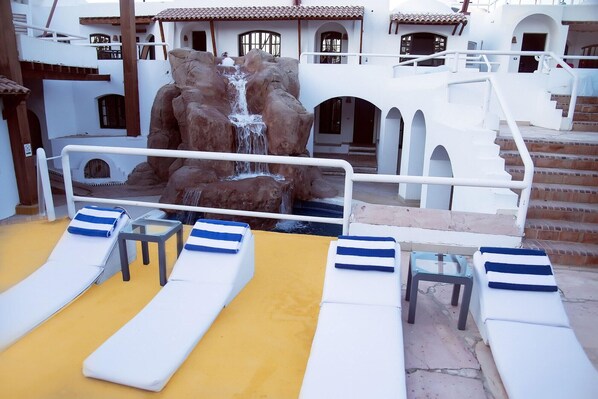 Terrace/patio - El Pacha Suites Sharm Sanafir Hotel (Sharm El Sheikh)