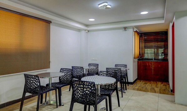Restaurant - Treebo Vetri Supreme Residency (Chennai)
