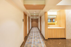 Lobby - Hotel Supreme Comforts Mumbai Airport (Mumbai)