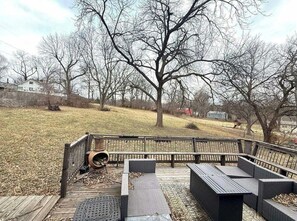 Terrace/patio - Cozy 2-bedroom house in peaceful Kansas City with AC (Kansas City)