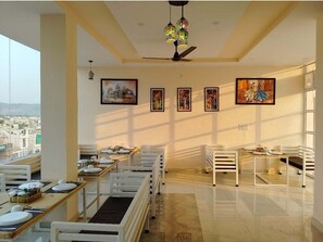 Restaurant - Skyza Rooftop Lodge (Jaipur)