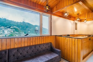 Lobby - Hotel Winterfell Mussoorie (Dehradun)