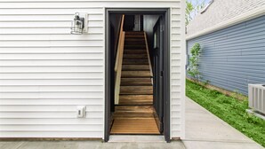Exterior detail - Quiet loft with a water view | Remote work haven (Russells Point)