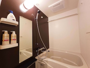 Appartement, Meerdere bedden, niet-roken | Badkamer | Gratis toiletartikelen, een haardroger, handdoeken, shampoo