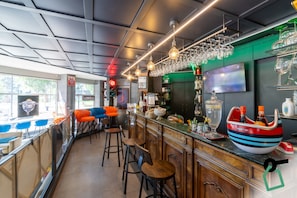 Bar (en la propiedad)