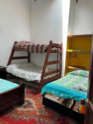 Family Room | Free WiFi - Hostal Hogar del viajero  (Villa de Leyva)