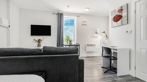 TV - Sleek & Cosy Central Studio - 4 Min Walk to Centre (Birmingham)