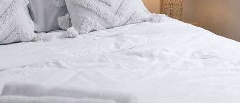 Iron/ironing board, WiFi, bed sheets