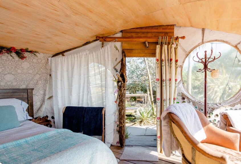 Coastal Cabin - 2 Rooms - Sleeps 3 - Formby