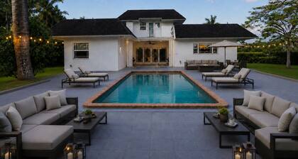 Spacious 4-bedroom estate in beautiful Davie with AC