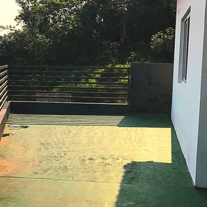 Property grounds - Fabulous 3-bed 2 bath house with AC in charming Choloma In safe gated community. (Choloma)