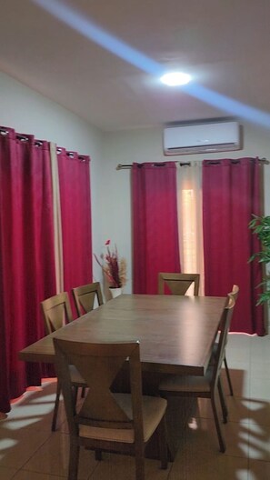 Dining - Fabulous 3-bed 2 bath house with AC in charming Choloma In safe gated community. (Choloma)