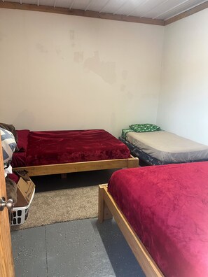 8 chambres, Wi-Fi, draps fournis