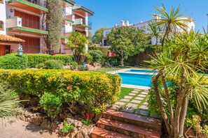 Exterior - P-2 Ground floor in the center with pool (Calella de Palafrugell)