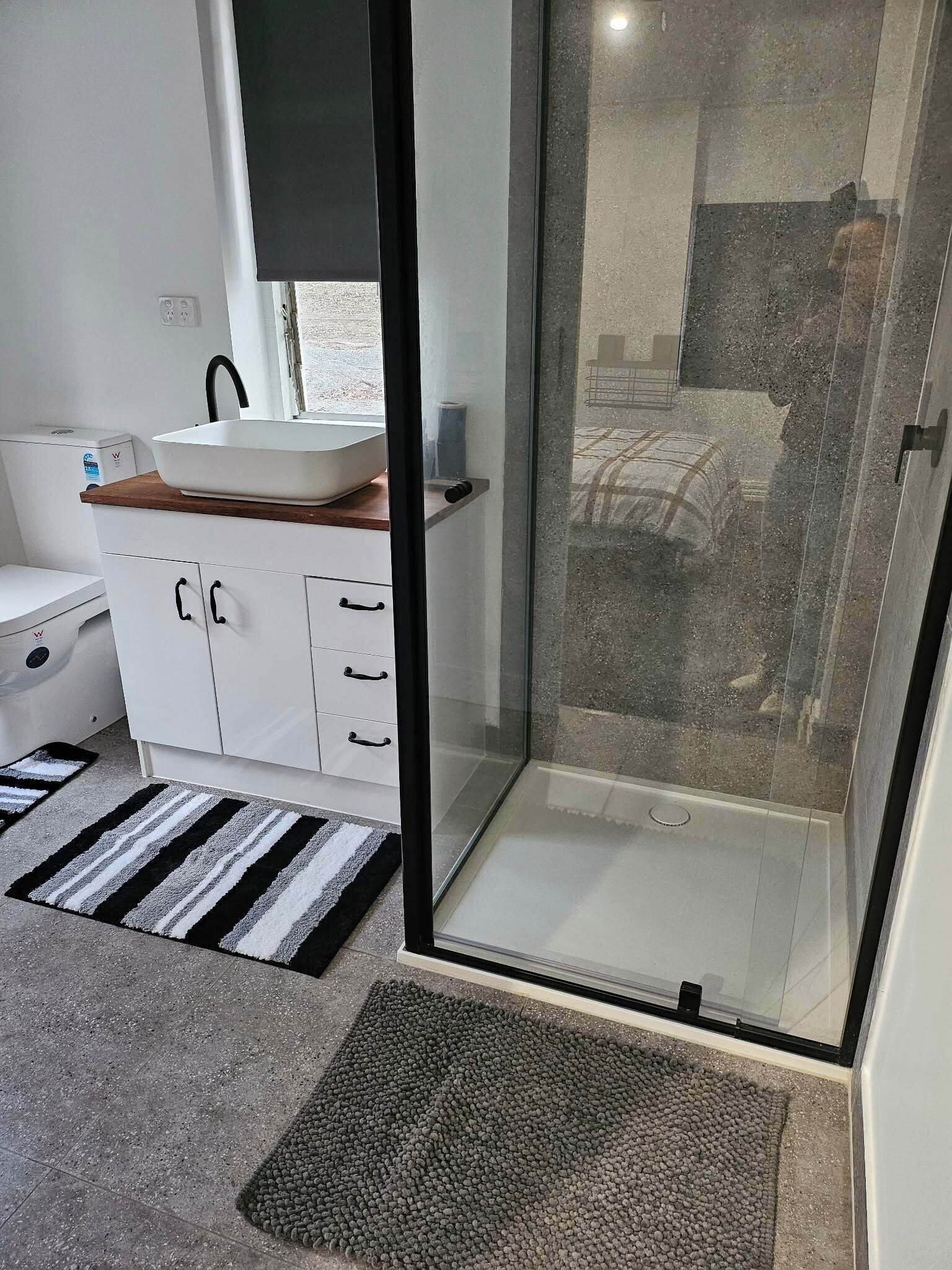Dusche, Handtücher, Seife, Toilettenpapier