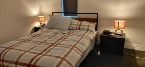 1 bedroom, WiFi, bed sheets - Mudbrick self contained studio with wood heater (Mandurang South)